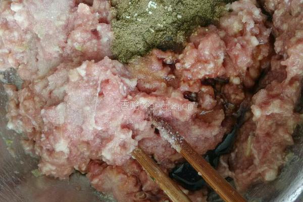 白菜青椒肉包子的做法图解7