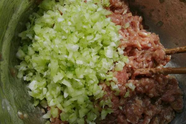白菜青椒肉包子的做法图解8