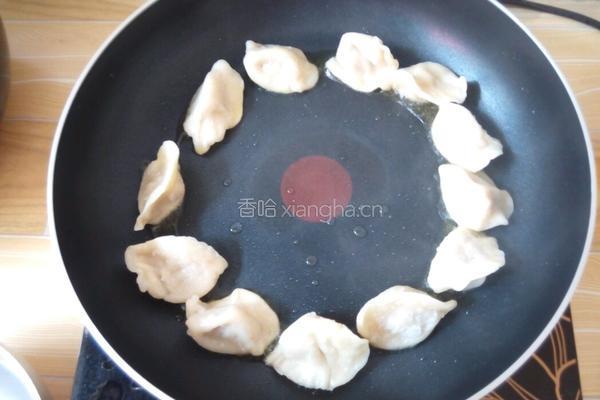 煎水饺的做法图解3