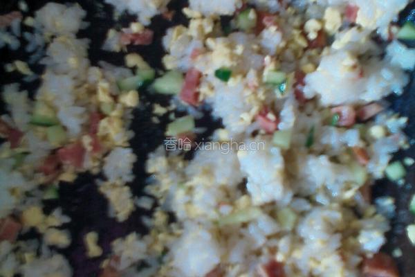黄瓜火腿鸡蛋炒饭的做法图解6