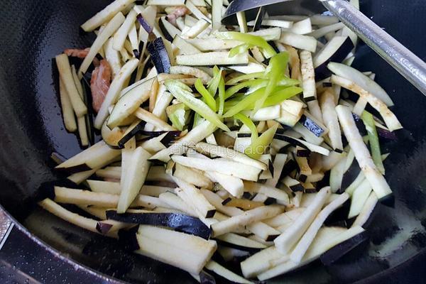 炒茄子丝的做法图解7