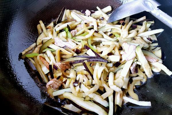 炒茄子丝的做法图解8