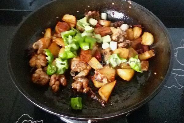 香辣土豆炒鸡块的做法图解11
