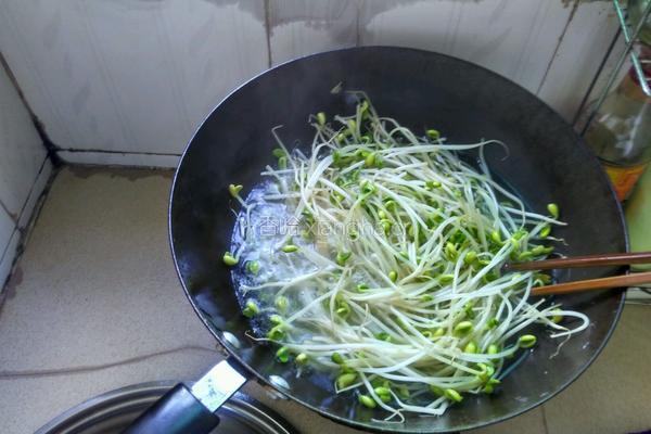 凉拌黄豆芽的做法图解3