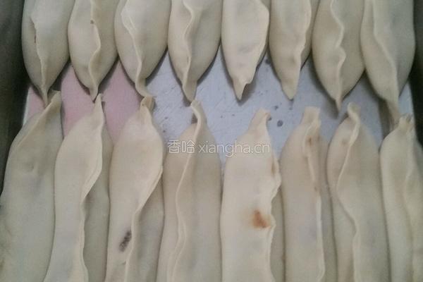 韭菜虾仁锅贴的做法图解2