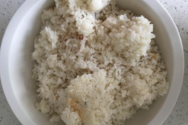 香肠炒饭的做法图解1