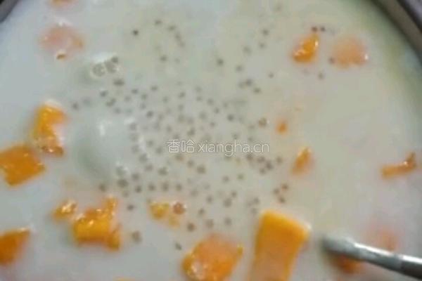 芒果汤圆西米露的做法图解3