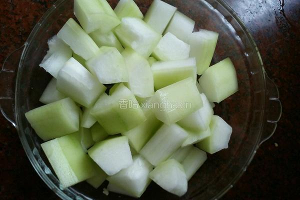 土豆焖排骨的做法图解1