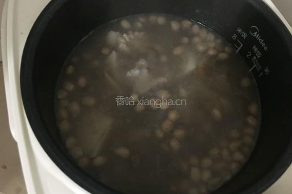 莲藕排骨汤的做法图解8