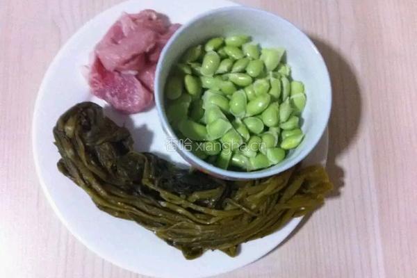 毛豆炒咸菜的做法图解2