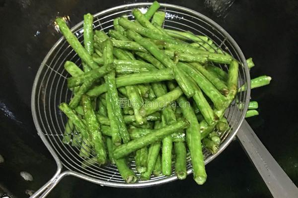 干煸长豇豆的做法图解1