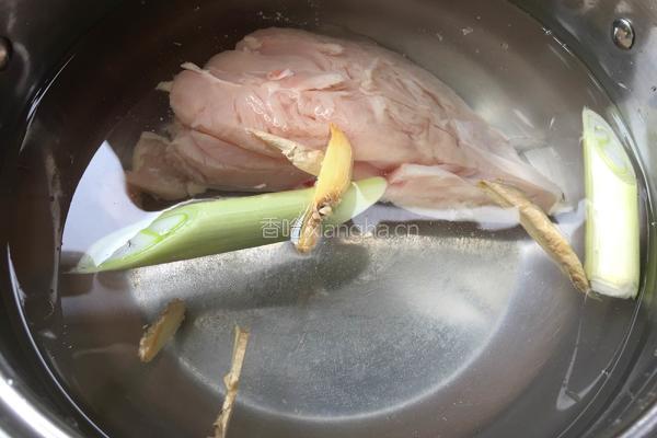 椒麻手撕鸡胸肉的做法图解1