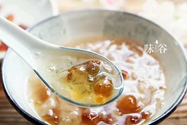 桃胶炖银耳的做法图解7