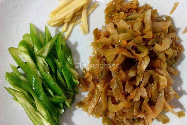 肉丝青椒炒榨菜的做法图解3