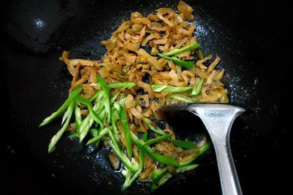 肉丝青椒炒榨菜的做法图解6