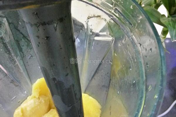 百香芒果汁的做法图解4