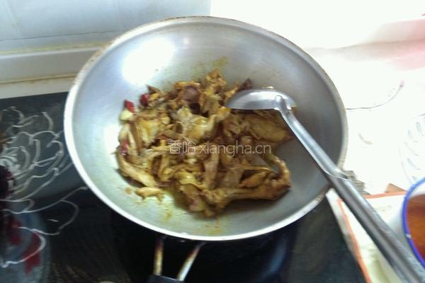 沙锅煲土豆块咖喱鸡汤的做法图解5