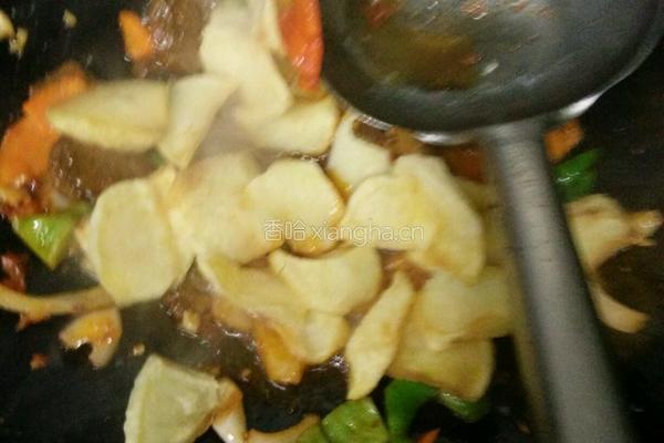 土豆烧牛肉拌面的做法图解11