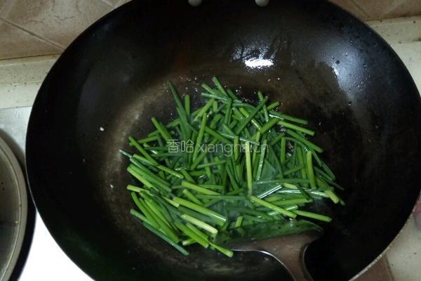 韭菜苔酱丝炒肉丝的做法图解5