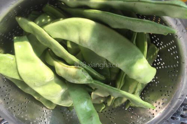 土豆炖芸豆（油豆）的做法图解1