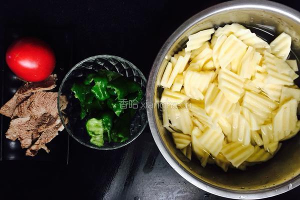 狼牙土豆片烩牛肉的做法图解1