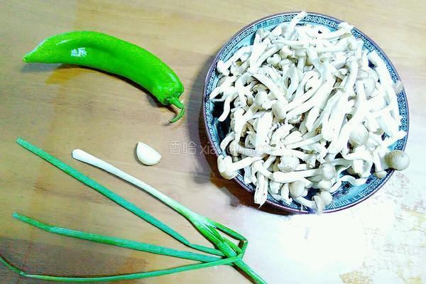 清炒蟹味菇的做法图解1