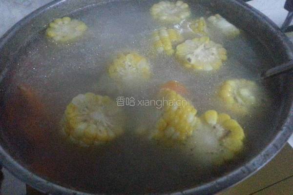 马蹄玉米红萝卜大骨汤的做法图解5
