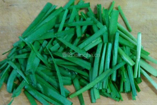 茄子炒韭菜的做法图解3
