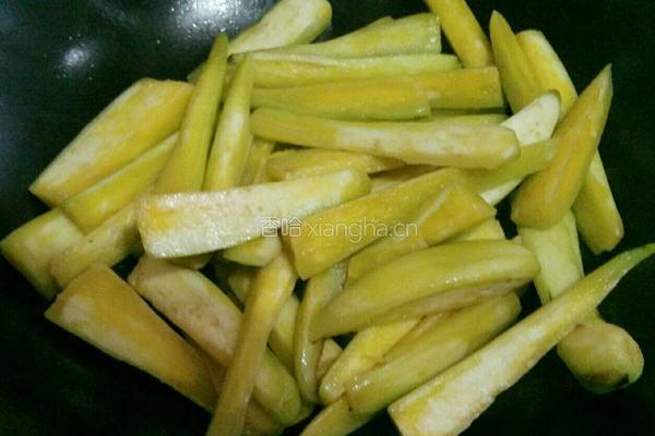 茄子炒韭菜的做法图解4
