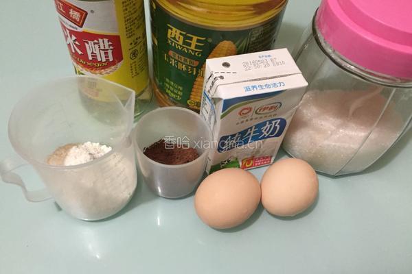 六寸可可戚风蛋糕的做法图解1