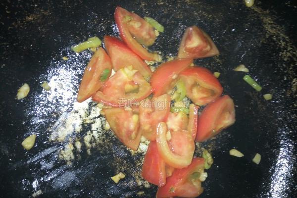 呛锅番茄紫菜蛋花汤的做法图解5