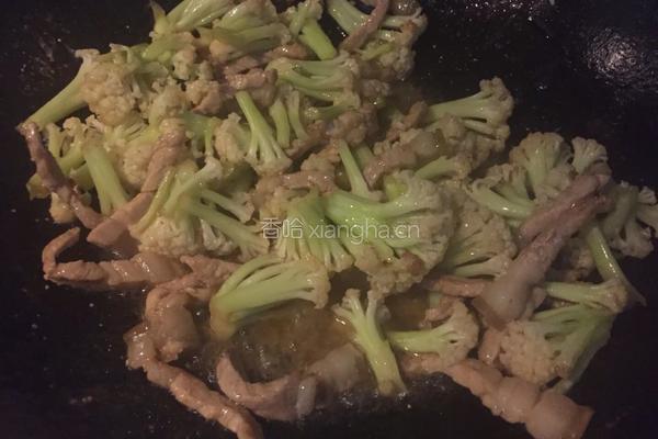 散花菜炒肉的做法图解3