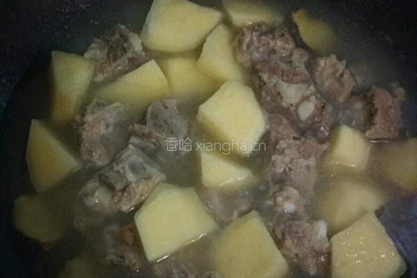 土豆焖排骨的做法图解5