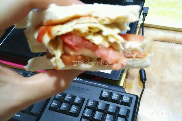 番茄鸡蛋火腿三明治的做法图解3