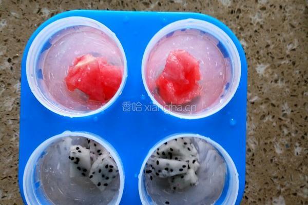 自制酸奶水果冰棍的做法图解2