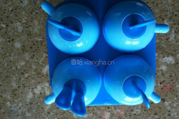 自制酸奶水果冰棍的做法图解5