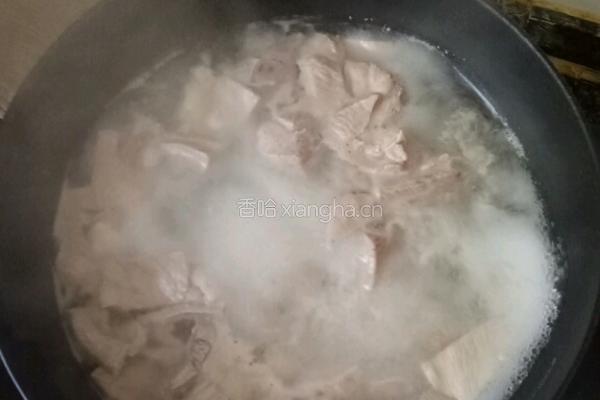 猪肉大杂烩的做法图解2