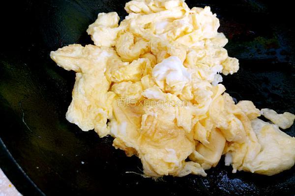菠菜炒鸡蛋的做法图解5