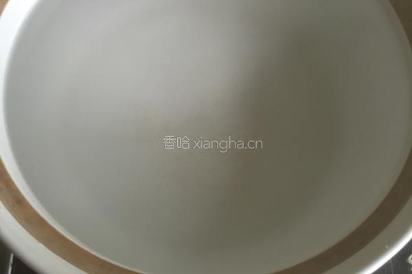 银耳莲子汤的做法图解4