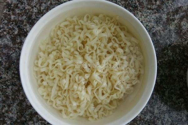 鸡蛋炒面的做法图解4