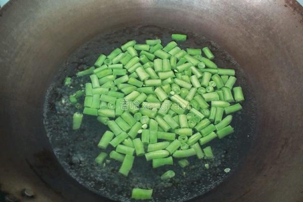 四季豆炒鸡蛋的做法图解3