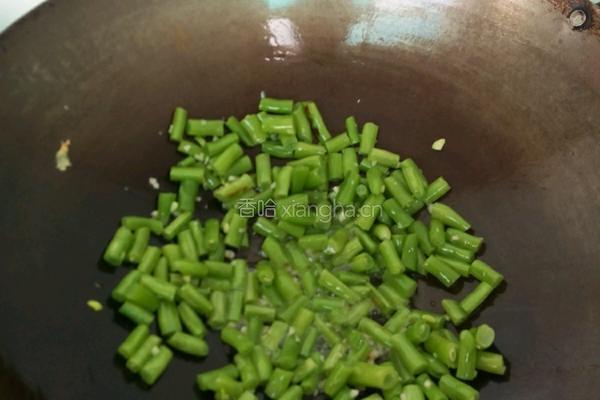 四季豆炒鸡蛋的做法图解7