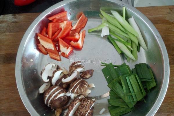 花菇炒腊肉的做法图解2