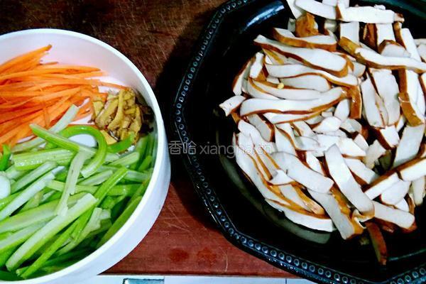 香炒豆干的做法图解1