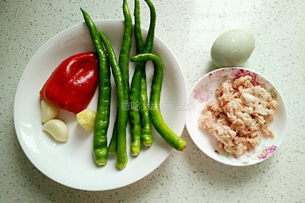 尖椒皮蛋炒肉末的做法图解1