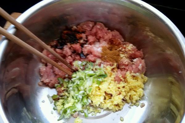芹菜蒸饺的做法图解2