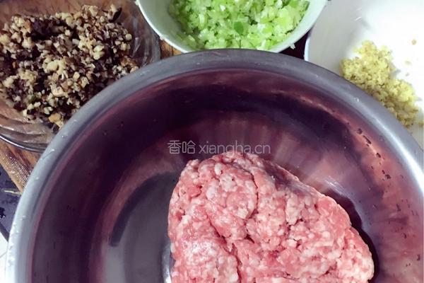 猪肉馄饨的做法图解1