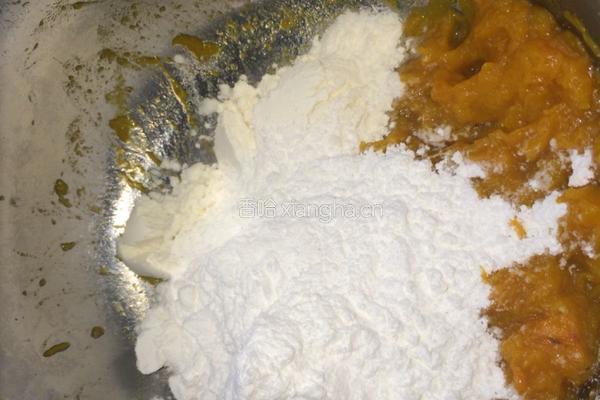 红豆馅南瓜饼的做法图解3