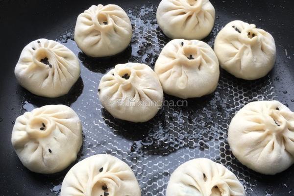 生煎包的做法图解1