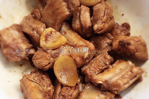 排骨焖饭的做法图解1